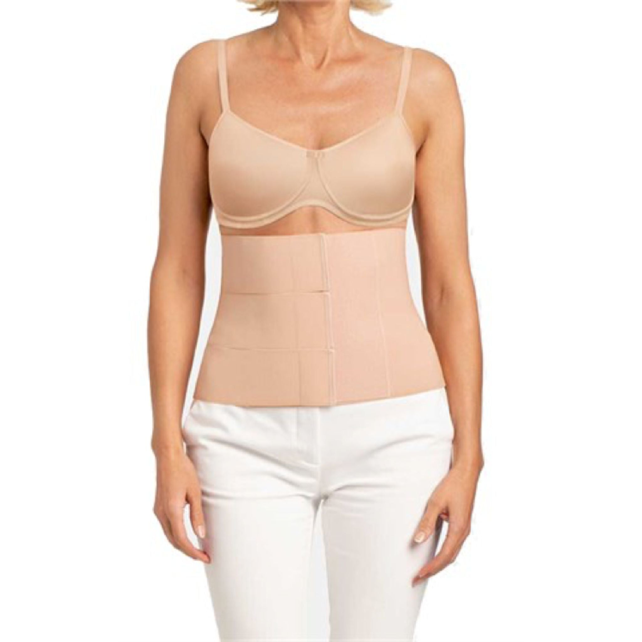 The Amoena Belly Compression Bandage optimally supports the healing of the skin and exerts an even compression. The flexible adjustment and the high level of comfort guarantee a perfect fit.