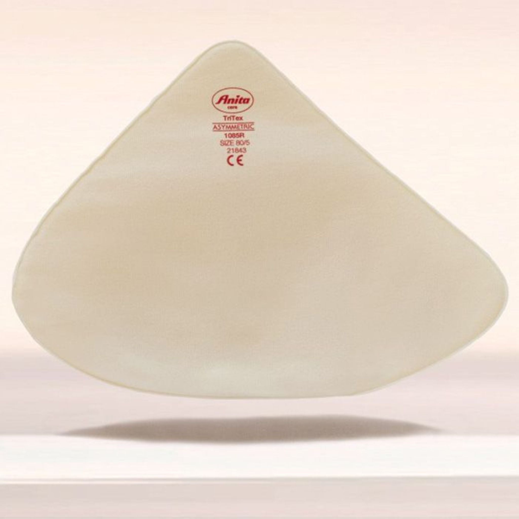 Can be used on left/right Ribbed design ensures pleasant skin milieu and reduced weight Breathable microfibre fabric covers the entire rear side