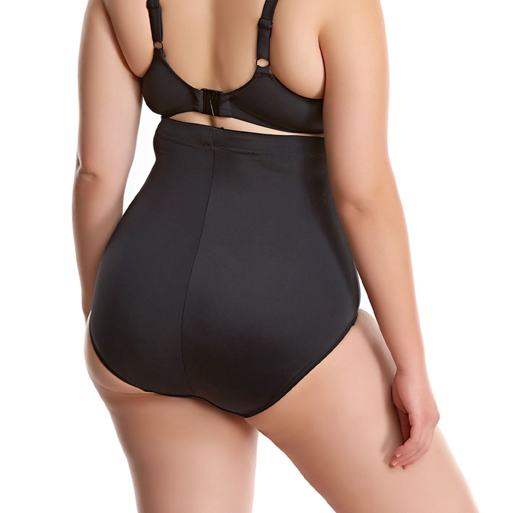 The Essentials High Waist Bikini Brief in a sophisticated Black colourway offers comfortable poolside styling. The brief is designed to sit right up to your Elomi swim bra for a smooth fit and tummy coverage that is also great under tankini tops.