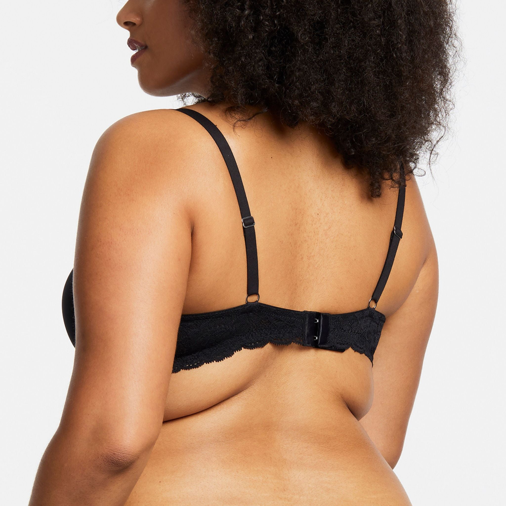 Beautifully modern, this high apex bra featuring ultra-soft stretch mesh is the perfect bra to transition from desk to dinner. A 4-way stretch lightweight foam cup offers full all-day support and the plunging neckline delicately enhances cleavage. Elevate a simple button-down blouse or pair with a sheer blouse to turn heads.