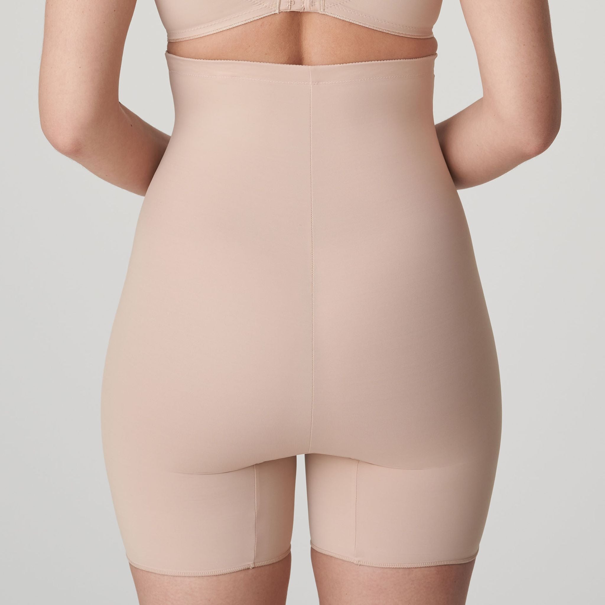 Perle long leg control brief in smooth microfibre that works on tummy and waist. Worn just below the bra.
