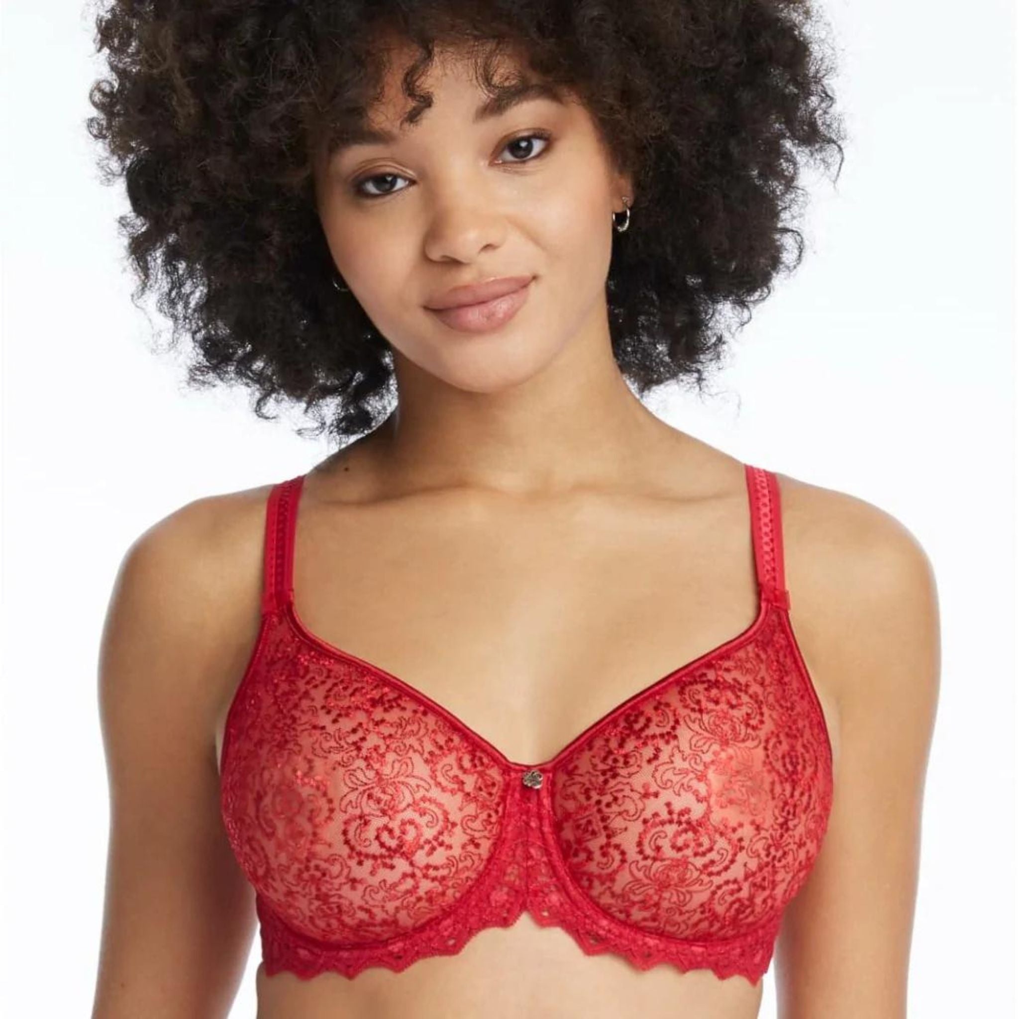 One of the brand’s undisputed best-sellers, the invisible bra with underwiring. Its seamless cups ensure invisibility under clothing. A bra that adapts to all shapes and sizes.