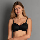 Sleek glamour features Rosa Faia's soft bra FLEUR in romantic floral lace design, with asoft charmeuse lining of contrasting colour. The ultra comfortable soft cups aredecorated with flat, delicate lace panels.