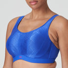 Resolutely opt for comfort and style with this trendy sports bra with geometric-patterned lace. The straps can be worn over the shoulders or crossed at the back. Wear this underwire sports bra as a sports top, or as a sports bra – with or without a racer back. Electric Blue contrasts beautifully with your skin. You will glow in this intense royal blue.